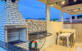 Casa com Ar e Churrasqueira na Prainha de Mambucaba